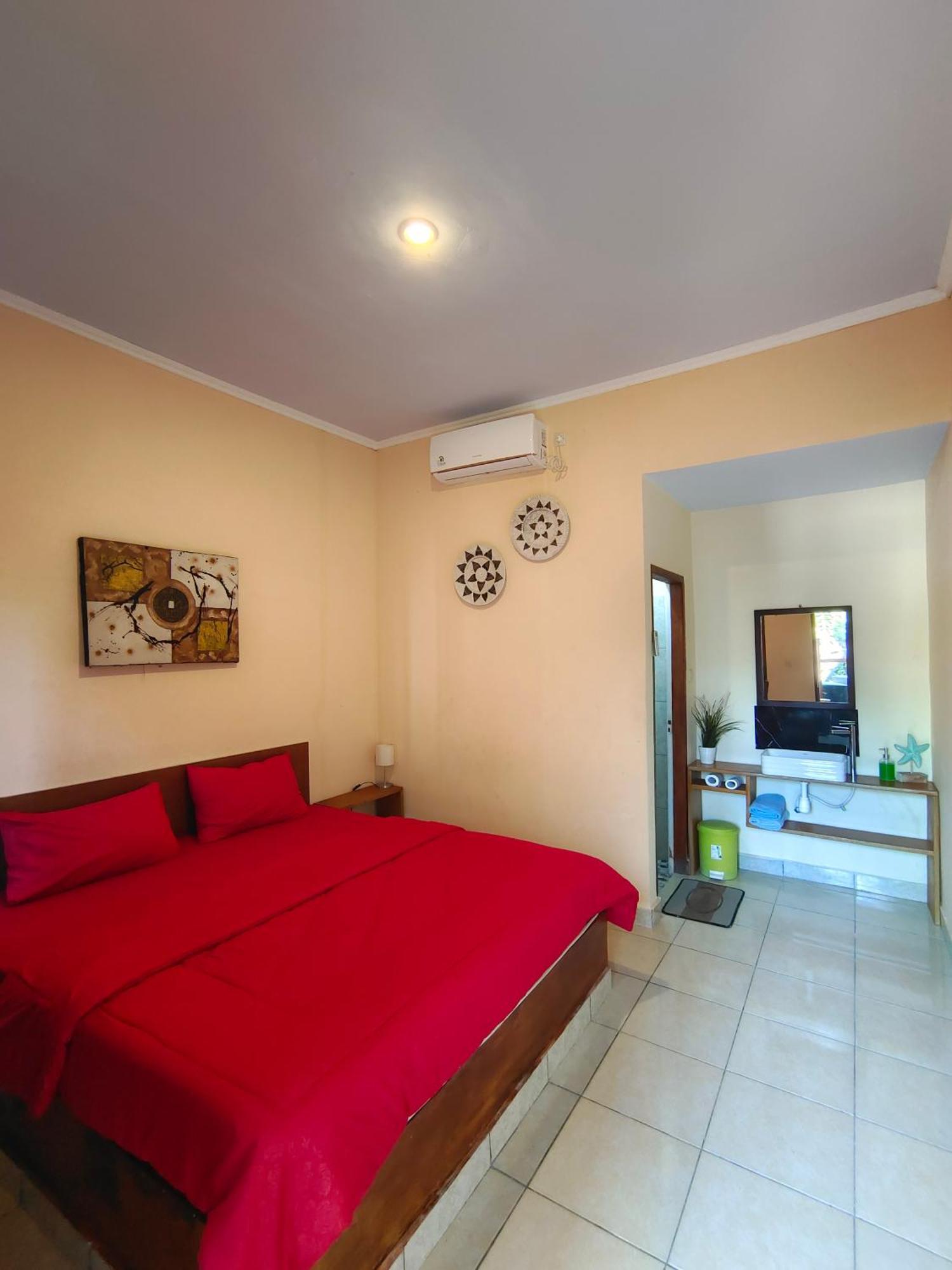 Surf Camp 79 Hotel Kuta  Room photo
