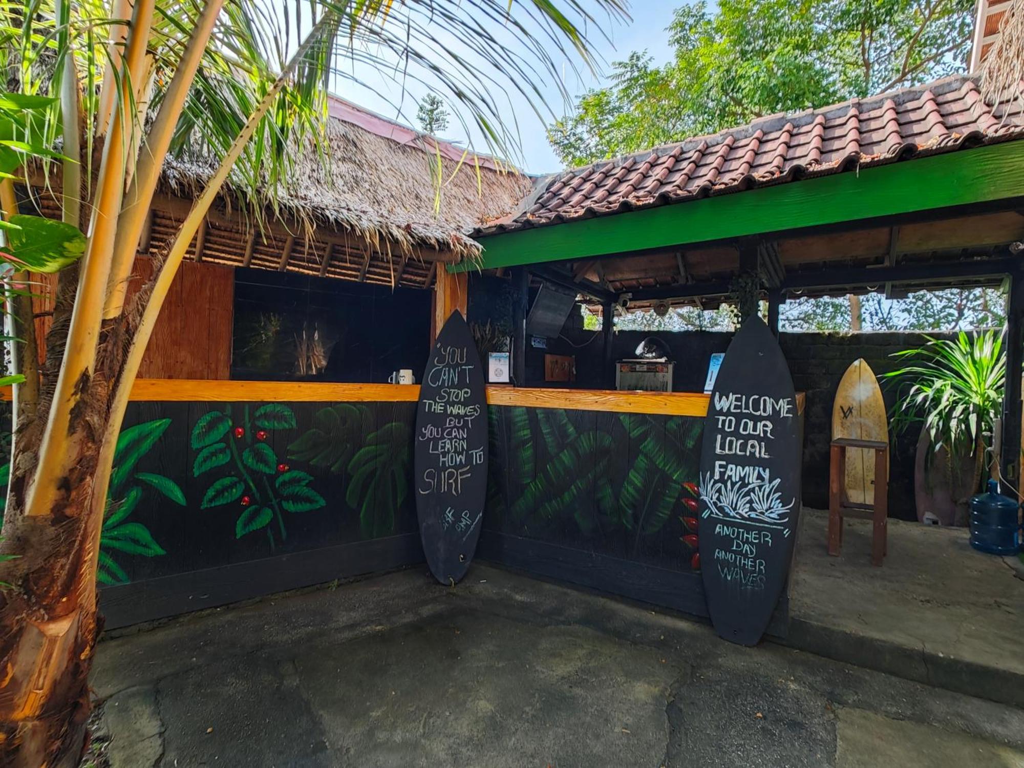 Surf Camp 79 Hotel Kuta  Exterior photo