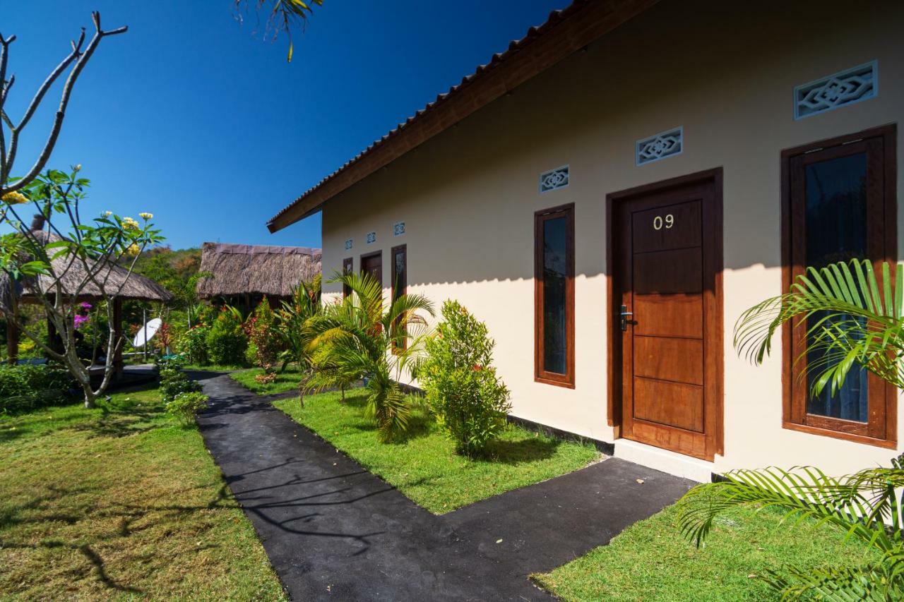 Surf Camp 79 Hotel Kuta  Exterior photo