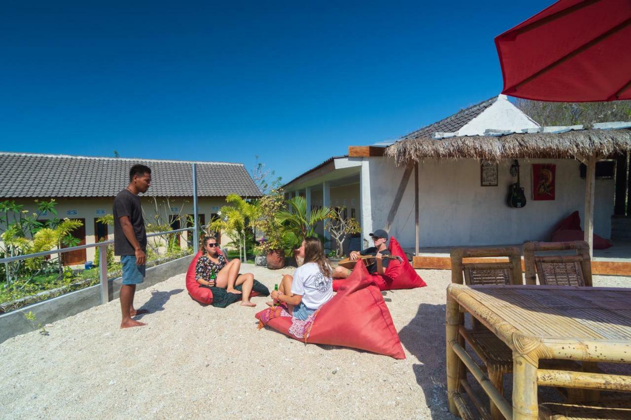 Surf Camp 79 Hotel Kuta  Exterior photo